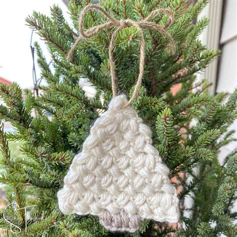 flat christmas tree crochet pattern to decorate all the things