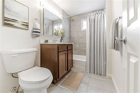 Photos of Lake Shore Park Apartments | Watervliet, NY Apartments