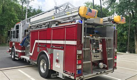Sold Sold Sold 2005 Seagrave 75′ Aerial Quint Command Fire Apparatus