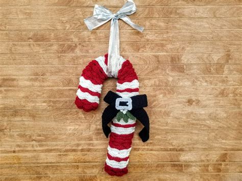 Candy Cane Wreath Highland Hickory Designs Free Crochet Pattern