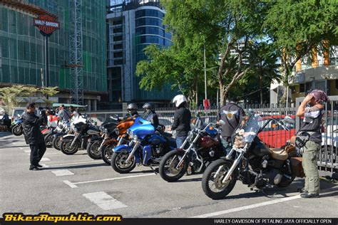 The opening was officiated by johan. Harley-Davidson-Petaling-Jaya-1 - MotoMalaya.net - Berita ...