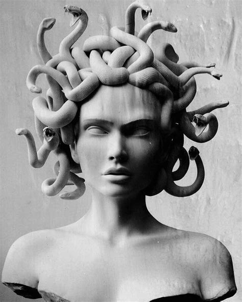 Pin By Васян On Mitologias Ancient Greek Sculpture Medusa Art Greek
