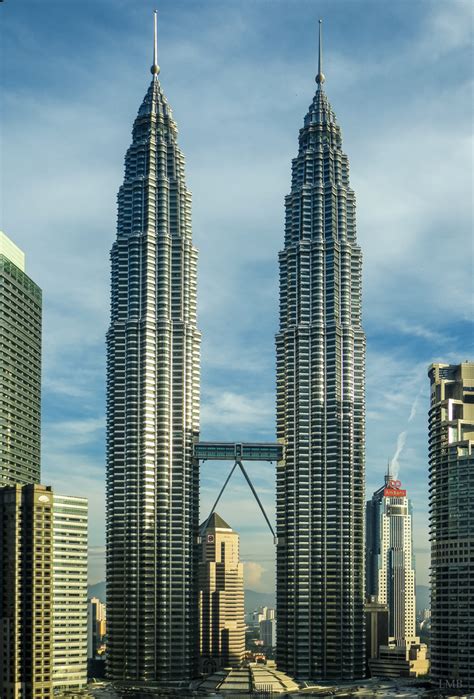 In fact, petronas twin towers both rise to a height of 1,483 feet, which includes 242 feet for pinnacle and spire. Petronas Twin Towers Foto & Bild | world, architektur ...