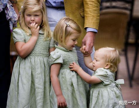 荷蘭王室夏季合影明艷歡快 女王儲沉穩有范 小公主笑容純真爛漫 資訊咖