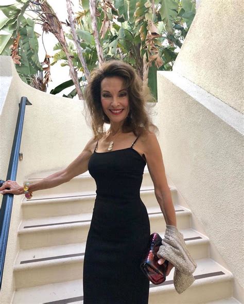 Susan Lucci Ma 73 Lata Aktorka Pozuje W Kostiumie Kąpielowym