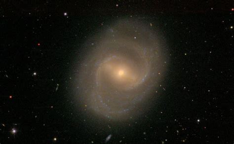 Para entender el término barrada en primer lugar entremos en el significado de lo que es una galaxia espiral, que según los estudios realizados hasta ahora por los. Galaxia Espiral Barrada 2608 / Galaxia espiral - Wikipedia ...