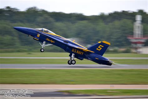 Breaking Us Navy Blue Angels Pilot Suffers Landing Mishap In El Centro