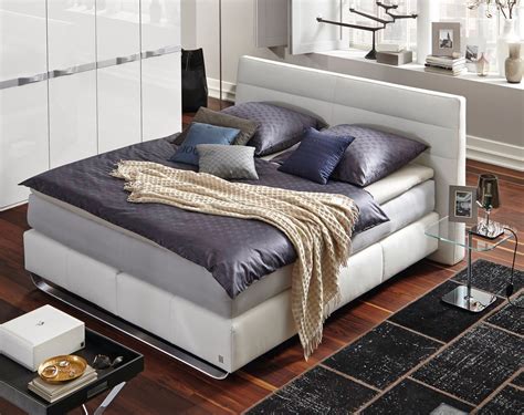 Bett mit runden ecken, rücken mit lenolium belegt, passende nachttische. Boxspringbett JOOP! CURVES-S | Boxspringbetten | Betten ...