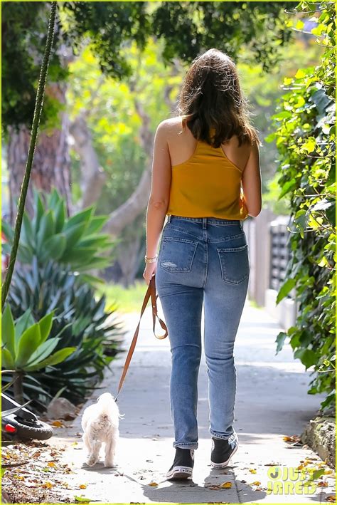 Ana De Armas Goes Casual In Jeans And Converse On Her Walk Photo 4458463
