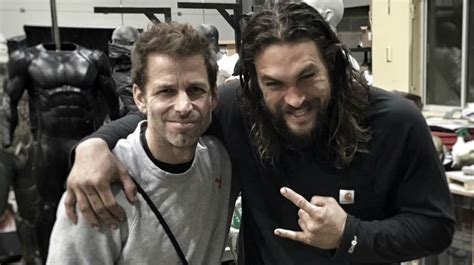 zack snyder explains why he didn t use grant gustin for the flash in justice league