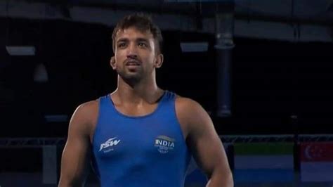 Commonwealth Games Indian Wrestler Naveen Bags Gold Medal