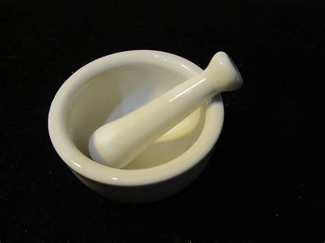 White Porcelain Small Pestle Mortar | Pestle & mortar, White porcelain, Mortar