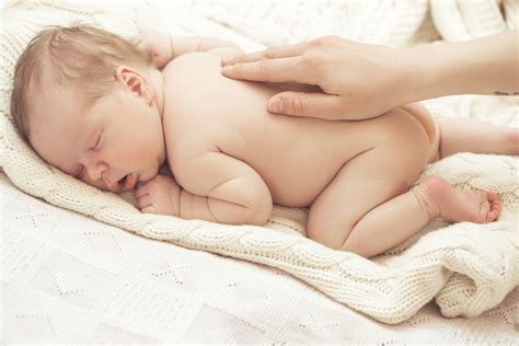 Massage Bébé Quatre Gestes Simples Pour Masser Votre Enfant