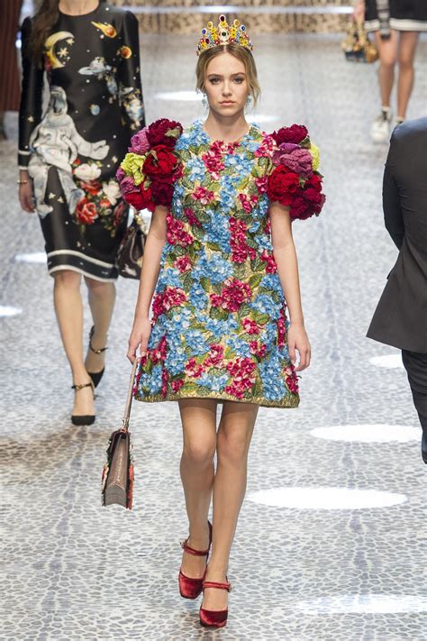 Défilé Dolce And Gabbana Automne Hiver 2017 2018 Prêt à Porter Fashion