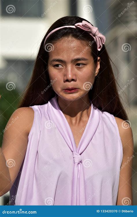 filipina person jeune malheureux photo stock image du minorités asiatique 133420370