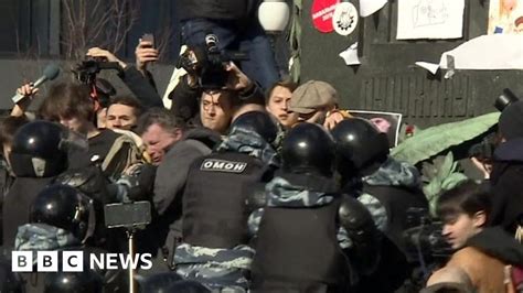 Russia Protests Crowds Take To Streets Over Corruption Bbc News