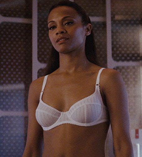 Zoe Saldana As Lt Uhura Star Trek