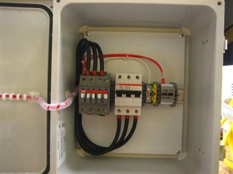 There are some points about power distribution that you should know: SUPER SAFE - EMERGENCY STOP - MASTER CONTROL RELAY ...