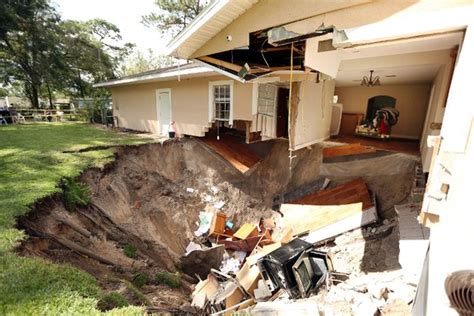 Sinkhole Swallows Part Of Florida Home Toronto Sun