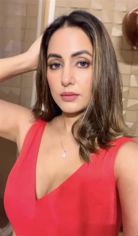 Sexy Hina Khan Rbengalicelebs