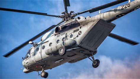 Crashé le 4 avril 2011. Mi-171 Flight Demonstration, Max Speed 250km/h, Low Pass ...