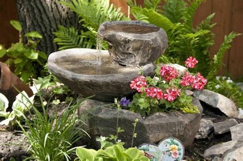 81cm lang, 72cm tief und 63cm hoch. Garten-Brunnen aus Stein - 30 Ideen für dekorative ...