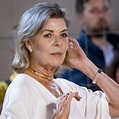 Carolina di Monaco coi capelli bianchi: insegno la bellezza a 64 anni ...