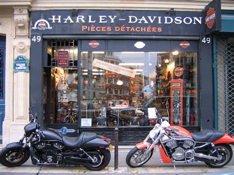 We look forward to meeting you! Harley Paris, France | Little shop dealer for a big town ...
