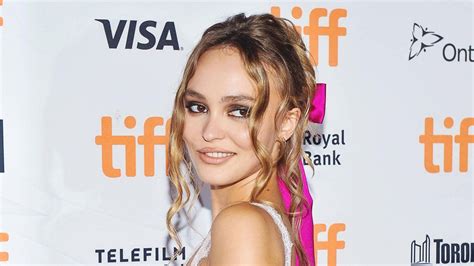 Lily Rose Depp Takes Off Her Covers For A Photo Shoot News In Germany