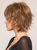 Short shaggy hairstyles for fine hair look gorgeous with moderate shortening on the top and without much thinning to the ends. Épinglé sur Short Hair