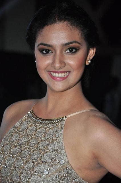 Keerthi Suresh Latest Hot Cleveage Veethi