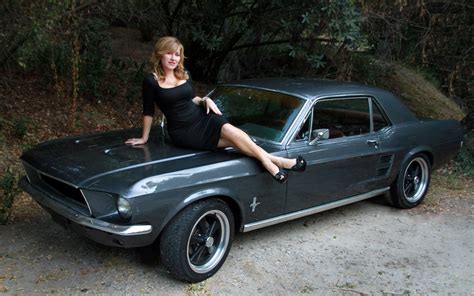 Radio Hostactresscomedian Lisa Ann Walter Celebrity Drive Motor Trend