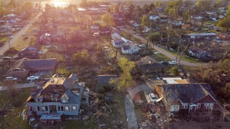 Devastating Tornadoes Kill 25 Injure Dozens In Southern Us State Of