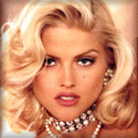 Hot Sodahead Questions Play Anna Nicole Smith Lifetime Biopic Anna