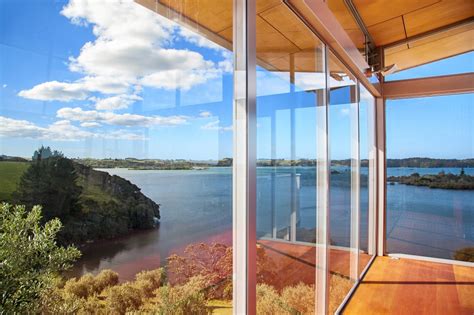 An Amazingly Beautiful Modern Waterfront House From New Zealand