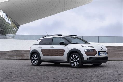 Citroen has a long history of building cars that are both quirky and appealing. Citroen C4 Cactus 1.6 HDI ETG - Διαφορετικό και πρακτικό ...
