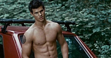Happy Birthday Taylor Lautner — His Top Shirtless Moments In Twilight