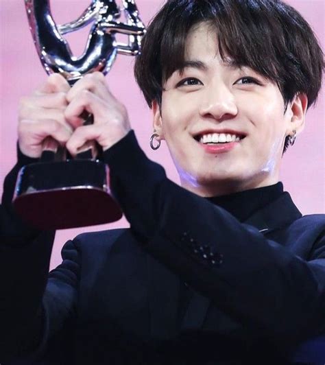 pin de daniela em jeon jungkook ☀️