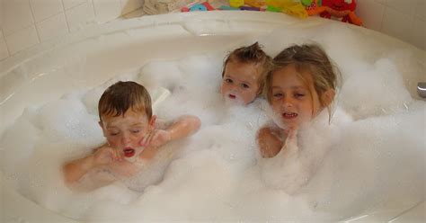 Scarlets A Thousand Words Bubble Bath Play Date