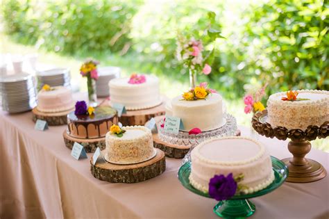 Assorted One Tier Wedding Cake Table