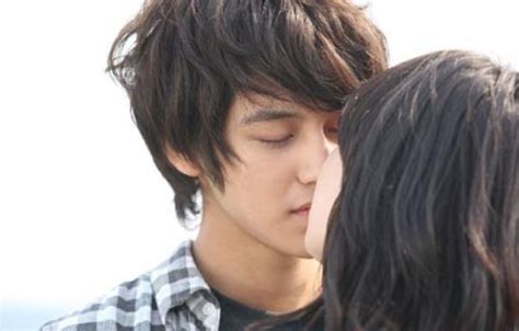 Video First Kiss Tutorial Cara Melakukan Ciuman Pertama