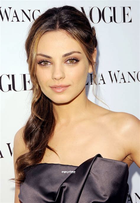 Wallpaper World Mila Kunis Is Beautiful And Sexy Hollywood Actress
