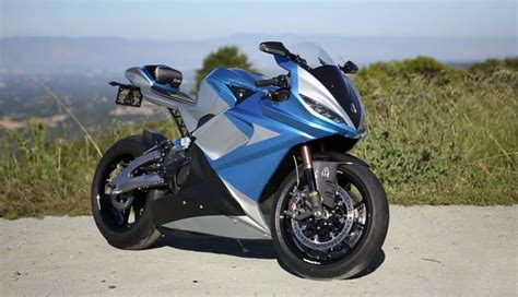 The ultraviolette f77 electric motorcycle draws its design inspiration from the aviation space. Video: Lightning LS-218 electric motorcycle - ecomento.com