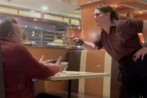 Omg Watch Waitress Goes Viral For Clapping Back At Pervy Homophobic