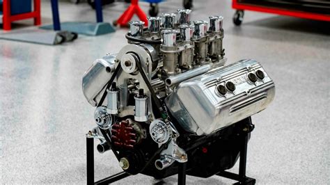 Animated Ford Flathead V8 Engine 1940 Vid