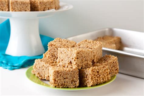 They contain dairy (in the butter used), along with gelatin (in the marshmallows). 5 Ingredient Vegan Rice Crispy Treats | Healthful Pursuit