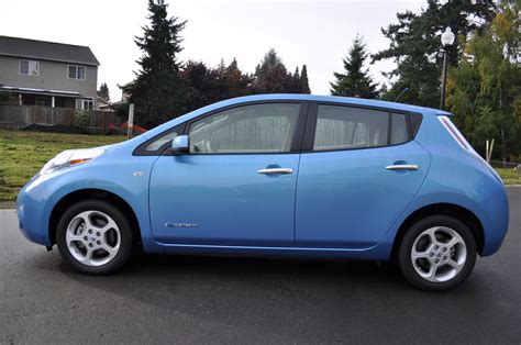 Us Sales Of The Nissan Leaf Electric Car Now Over 10000
