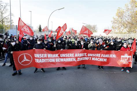 Spontane Aktion Bei Daimler Besch Ftigte Verlassen Werkb Nke Und