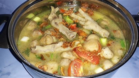 Sayur sup ceker ayam merupakan salah satu jenis masakan yang selalu cocok apabila dijadikan menu sahur sehat dan enak saat akan menjalani ibadah puasa. Cara Membuat Sop Jamur Ceker Ayam Enak - YouTube