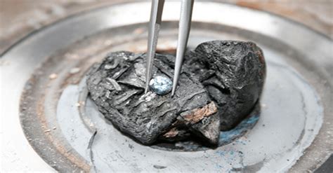 Swiss Company Turns Peoples Cremated Remains Into Diamonds Make Your